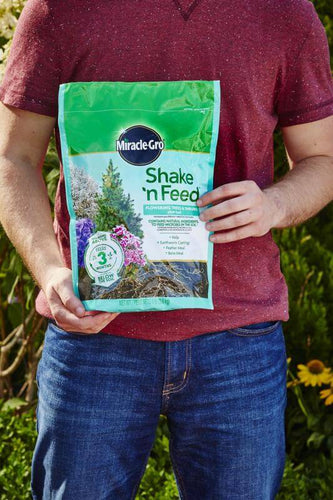 Miracle-Gro® Shake 'n Feed® Flowering Trees & Shrubs Plant Food